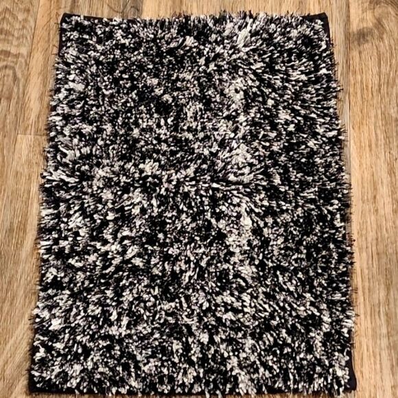 At Home Timbre Caviar Area Rug - Picture 6 of 9